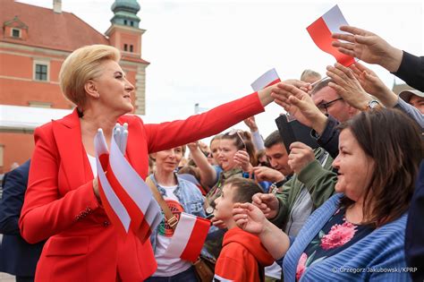 Na dziedzińcu Belwederu rozpoczęły się uroczystości z okazji Dnia