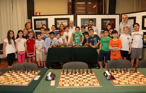 La fusione portò ad acquisire due nuovi sportelli I ragazzi di Busto Garolfo campioni di scacchi | Sempione News