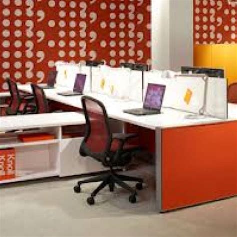 Use Of Portable Storage In This Office Setup Office Furniture Modern