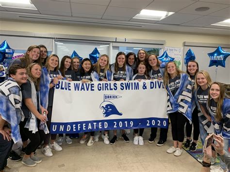 Dhs Girls Swim And Dive Team Celebrates A 9 0 Undefeated Regular Season