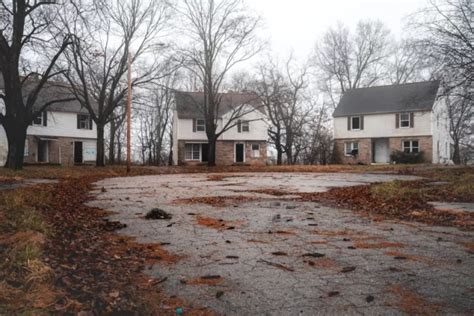 Over 100 Homes Abandoned In This Columbus Ohio Neighborhood