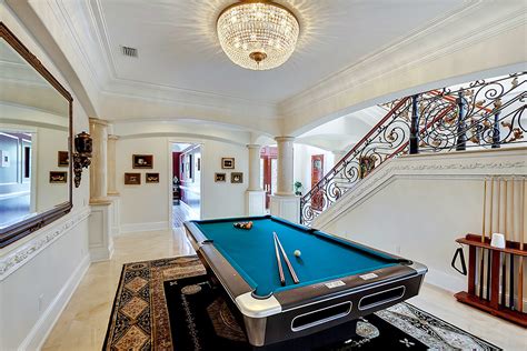 10 Homes With Chic And Sophisticated Billiard Rooms Leverage