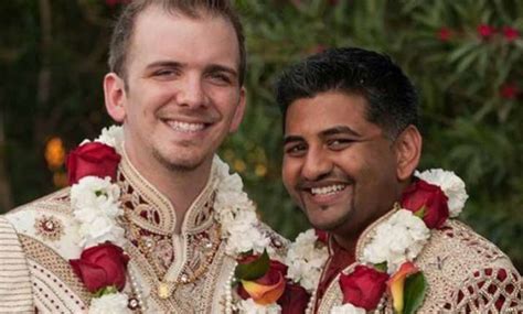 Indo American Gay Couple Married In Hindu Traditional Wedding Indiatv