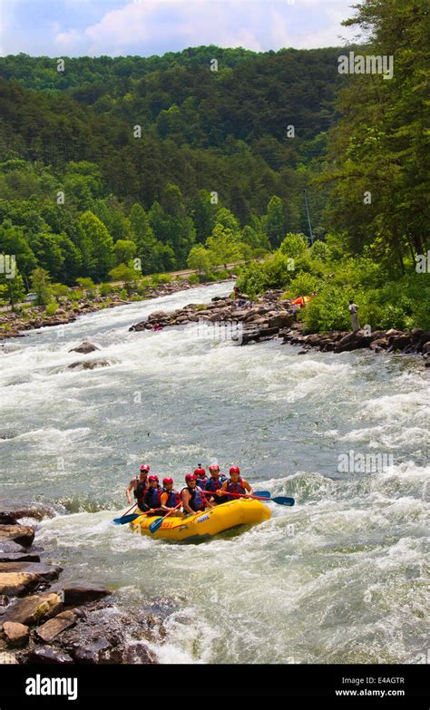 Whitewater Rafting Tours On The Ocoee River In Ducktown Tennessee Usa