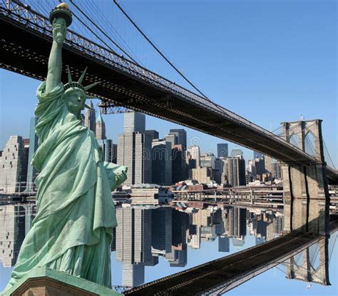 Puente De Brooklyn Y La Estatua De La Libertad Foto De Archivo Imagen