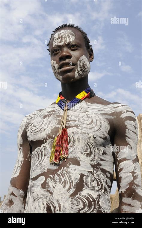 African Paint Body Hi Res Stock Photography And Images Alamy
