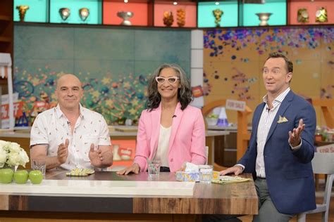 The Chew Airs Its Final Episode And The Abc Hosts Give An Emotional