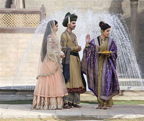 Priyanka Chopra Deepika Padukone And Ranveer Singh In Bajirao Mastani