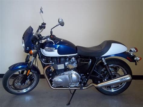 This is 2010 triumph bonneville by rob hurst on vimeo, the home for high quality videos and the people who love them. Buy 2010 Triumph BONNEVILLE SE Standard on 2040-motos