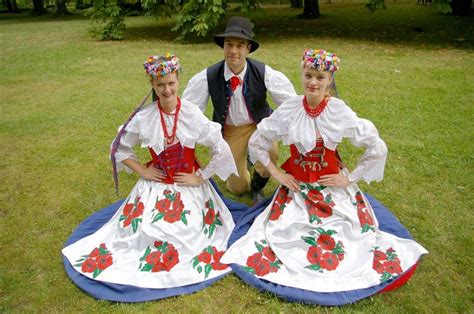 Regional Costumes From Bytom Silesia Poland Polish Folk Costumes Polskie Stroje Ludowe