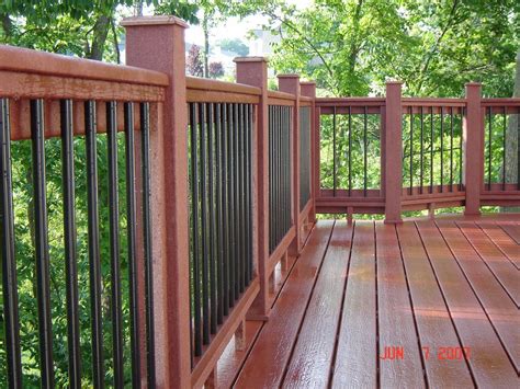 Moisture Shield Decking With Custom Railing Metal Balusters Black