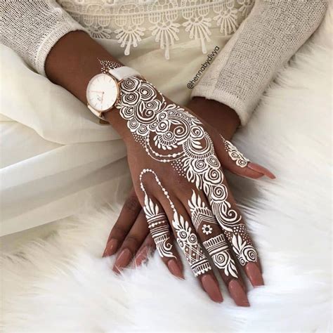 Easy And Simple Mehndi Designs That You Should Try In Tikli The Best