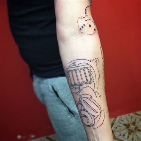 If you're looking for a tattoo that is simple but includes a lot of depth and looks unique, look no more as this dollar sign tattoo is the perfect money tattoo for you. Pin on badass