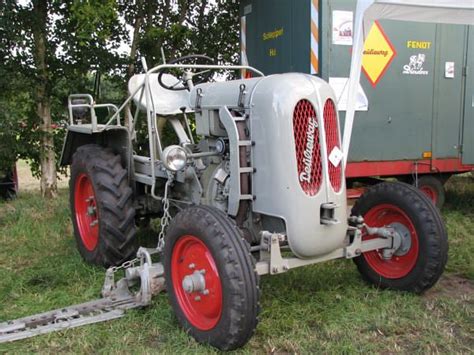 Er war während seiner bauzeit das kleinste und schwächste modell von deutz. Deuliewag D15 01m | Traktoren, Oldtimer traktoren, Antike ...