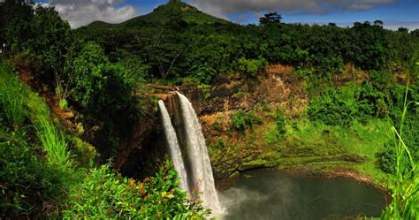 10 Most Beautiful Waterfalls To See In Kauai