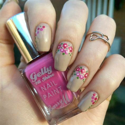 Jun 30, 2021 · the crux of nailing a look is picking art that pops on a smaller canvas: 27+ Floral Nail Art Designs, Ideas | Design Trends ...