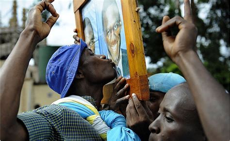Ugandas Kizza Besigye Veteran Opposition Leader Profiled Bbc News