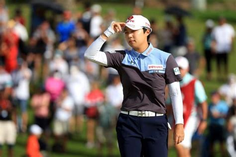 After Bogey At 17 Hyo Joo Kim Recovers To Win Lotte Championship Golf News And Tour