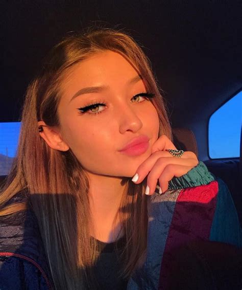 Squadangles • Fotos Y Videos De Instagram Golden Hour Photography Beauty Selfie Poses Instagram