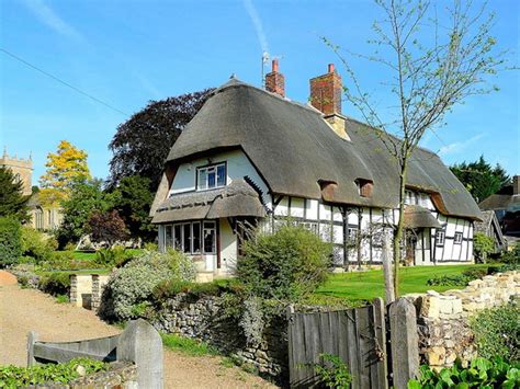 The uk's largest collection of big cottages and group accommodation. 20 Gorgeous English Thatched Cottages