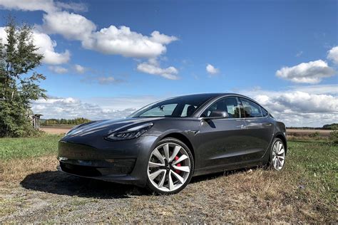 Also called long range in the united states, it. Should You Buy a 2018 Tesla Model 3? - Motor Illustrated