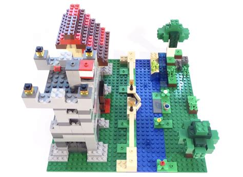 Je krijgt een wisselwerking tussen winkelier en overvaller. Review LEGO Minecraft 21161 The Crafting Box 3.0 ...