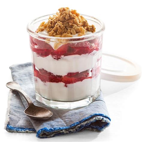 Add cinnamon and continue to stir until the mixture is smooth and there are no lumps of protein. Strawberry & Yogurt Parfait Recipe - EatingWell