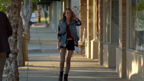 Britt Robertson In The Film Ask Me Anything 2014 Cold Outfits