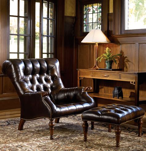The luxuriant feel of the premium leather offers an exclusive seating experience. Living Room Leather Furniture