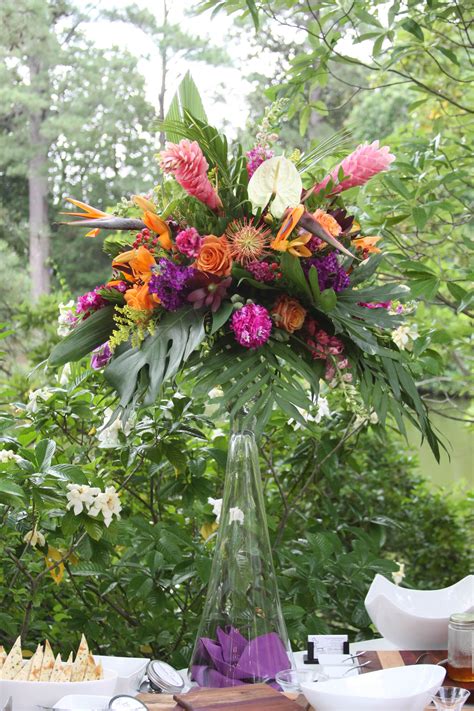 Tall Tropical Centerpiece (With images) | Tropical wedding ...