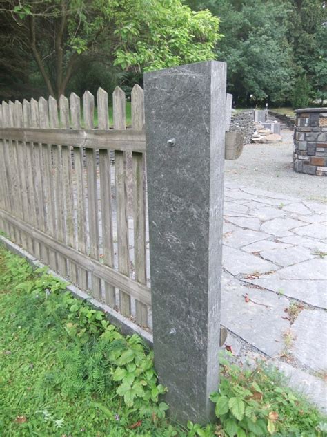 Es gibt dafür immer einzelne stücke die an einem metallstab ihren halt finden. Gartensäulen - Natursteinwerk Theuma GmbH