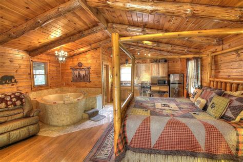 Hot tubs are among the most popular room amenities along with the ever popular fireplace of course. Romantic Cabin, Hot Tub, Heart Shaped Jacuzzi, Gated ...