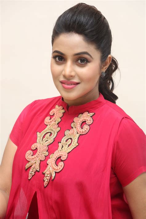 Complete indian cinema actress movies wallpapers events photos. Poorna Cute Looking HD Photos - Telugu Actress Gallery