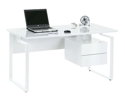 The desk is covered in lacquer, high gloss, and is made of poplar wood. High Gloss White Desk from Jahnke | White computer desk ...