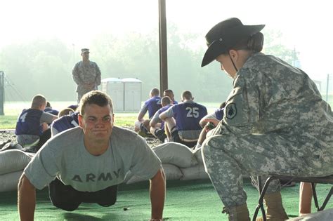 DVIDS Images Reserve Drill Sergeants Administer Army Physical Fitness Test For Cadets Image