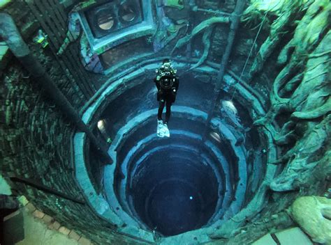 Scary Video Of World S Deepest Pool Shows Sunken City At The Bottom
