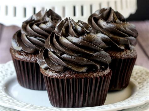 Only add a drop at a time till you get the color you want. How To Make Black Icing - Boston Girl Bakes
