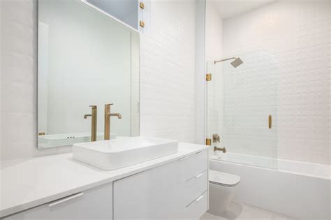 Cowan Spec House 1 Modern Bathroom Dallas By Beyond Interior