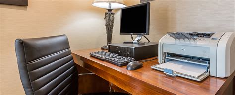 Click + on map to see more interstate exits, restaurants, and other attractions near hotels. Santa Monica Hotel With Pool - Comfort Inn Santa Monica