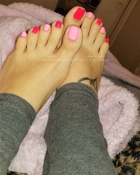 Delicious Female Feet In 2021 Pretty Toes Pink Toe Nails Beautiful Toes