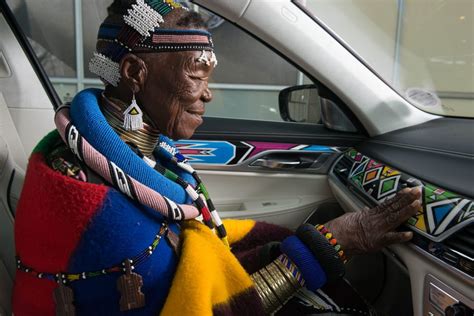 Esther Mahlangu The Matriarch Of Contemporary Ndebele Art Receives