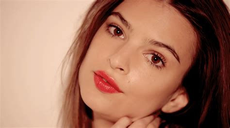 Blurred Lines Model Emily Ratajkowski Wants To Break Down Body