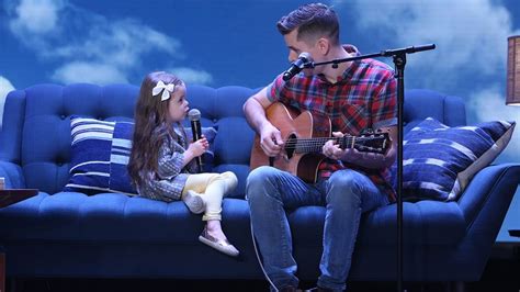 Ellen Invites The Cutest Dad Daughter Duo To Sing You Ve Got A Friend In Me On Her Show