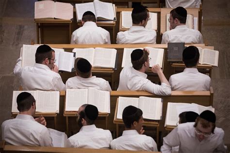Haredi Men Three Times As Likely To Be Nearsighted Probably Due To