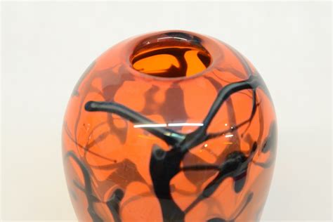 1978 Chris Heilman Art Glass Vase Ebth