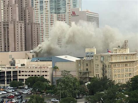 Fire Erupts At River Walk Restaurant Area Buildings Evacuate San