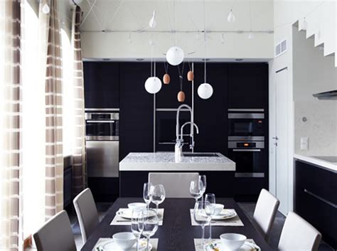 Photo by erica george dines. black and white decorating 2017 - Grasscloth Wallpaper