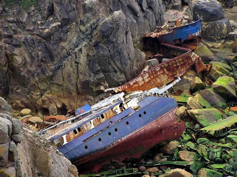48 Eerily Intriguing Shipwrecks Abandoned Ships Shipwreck Ghost Ship