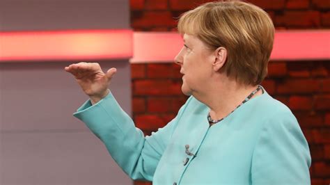 Merkel Forsvarer Sin Flygtningepolitik I Valgkampen Tv 2