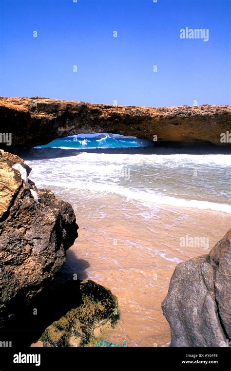 Famous Natural Bridge In Aruba Stock Photo Alamy